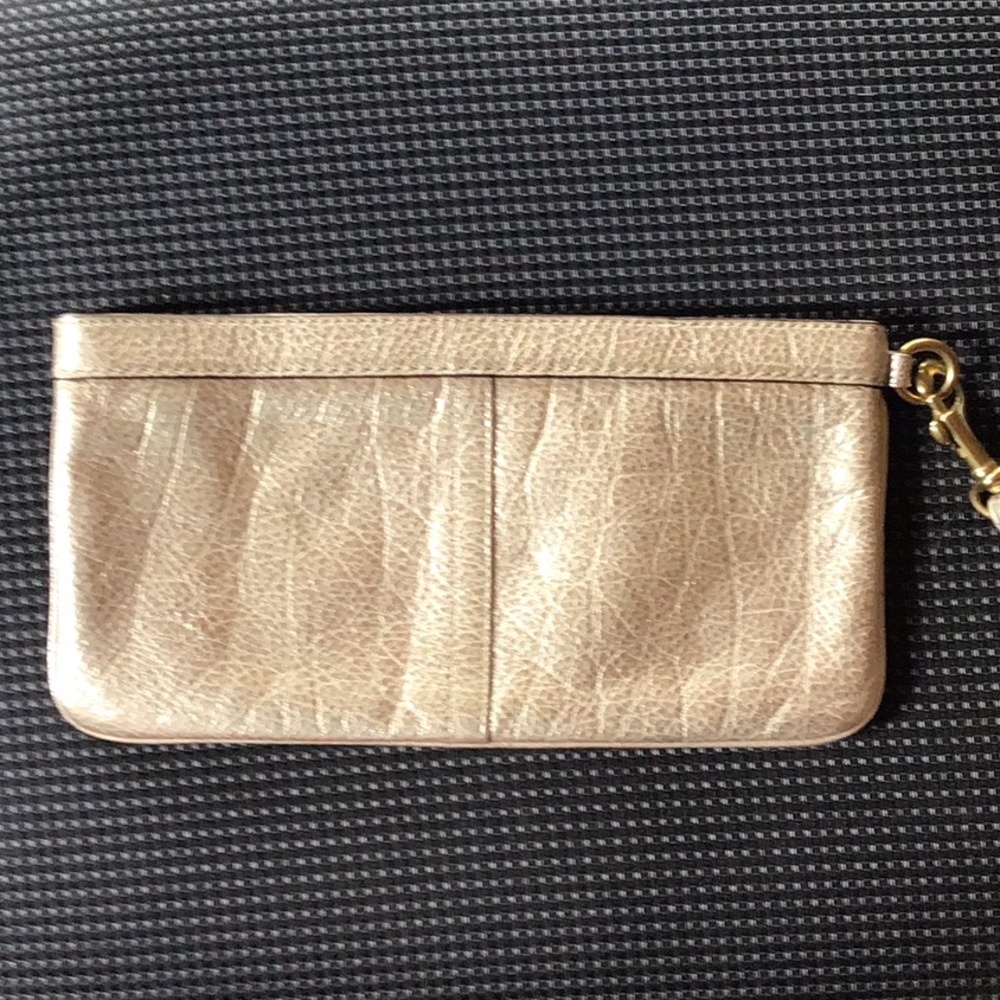 Clutch gold coach